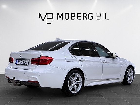 BMW 318d 5 of 17