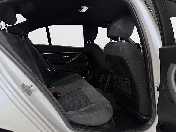 BMW 318d 9 of 17