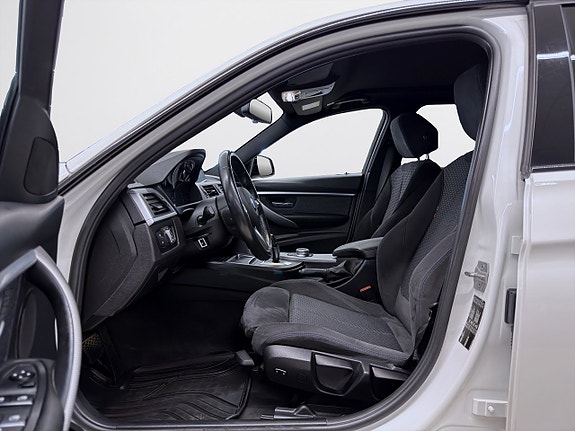 BMW 318d 12 of 17