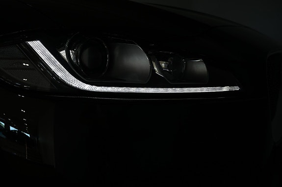 Jaguar F-PACE 27 of 27