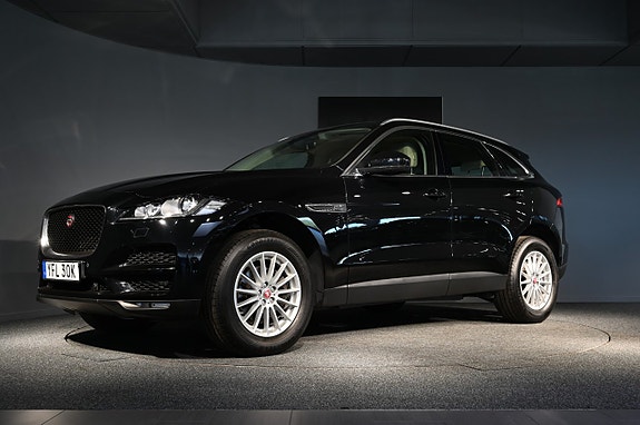 Jaguar F-PACE 2 of 27