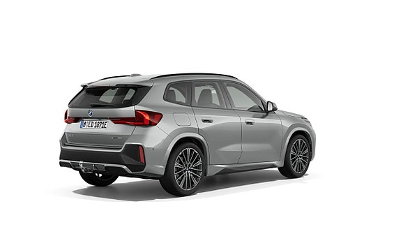 BMW iX1 2 of 6