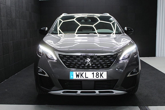 Peugeot 5008 2 of 23