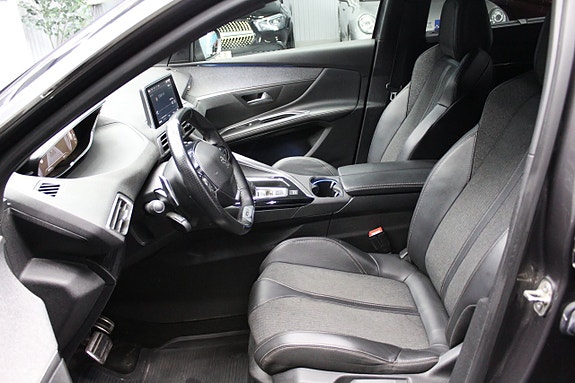 Peugeot 5008 10 of 23