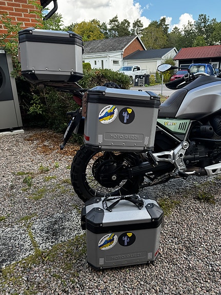 Moto Guzzi V85 TT 3 of 4