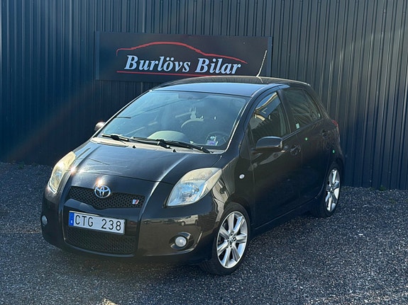 Toyota Yaris 6 of 9