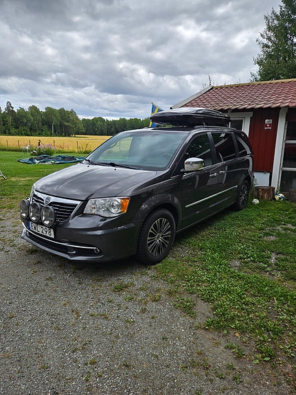 Lancia Voyager 4 of 6