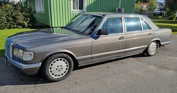 Mercedes-Benz 500 SEL 2 of 8