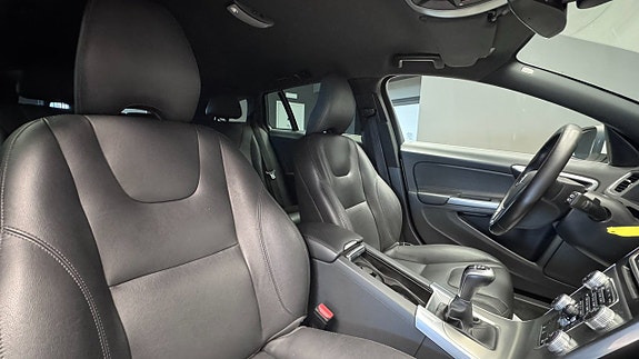 Volvo V60 8 of 19