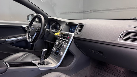 Volvo V60 7 of 19