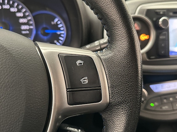 Toyota Yaris 14 of 29
