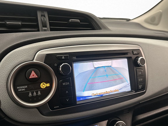Toyota Yaris 17 of 29