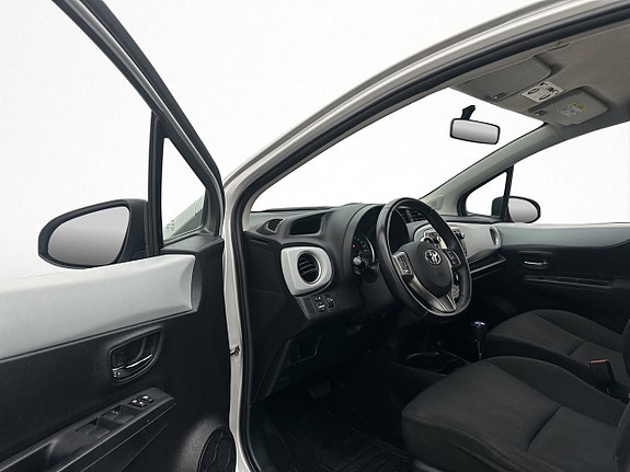 Toyota Yaris 9 of 29