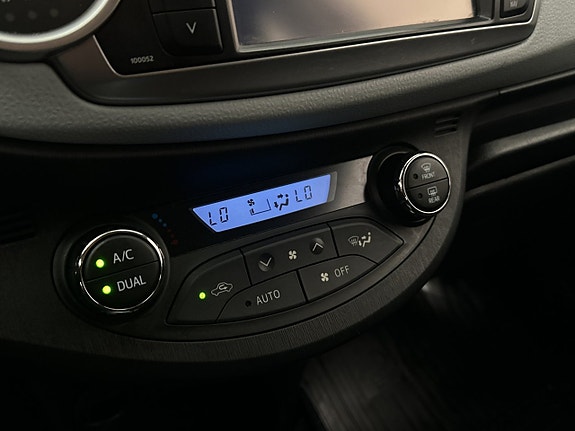 Toyota Yaris 19 of 29