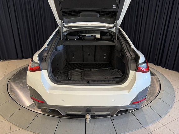 BMW i4 10 of 19