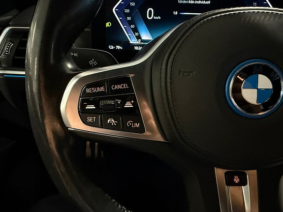 BMW i4 17 of 19