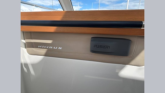 Nimbus 305 Coupe 16 of 17