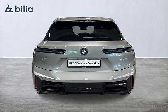 BMW iX 4 of 22
