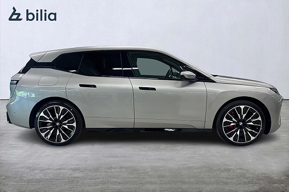 BMW iX 20 of 22