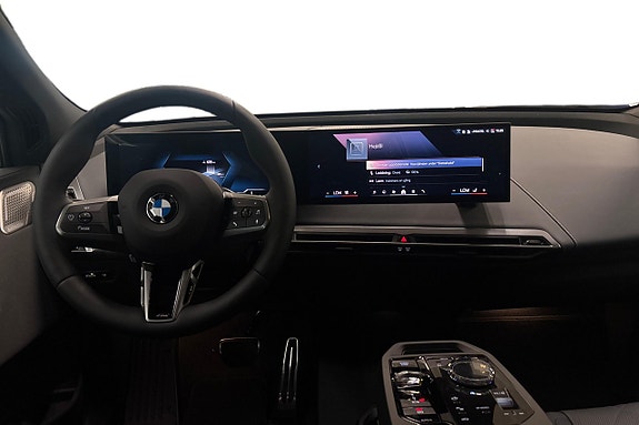BMW iX 8 of 22