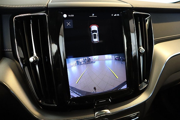 Volvo XC60 12 of 17
