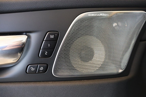 Volvo XC60 15 of 17