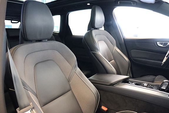 Volvo XC60 10 of 17
