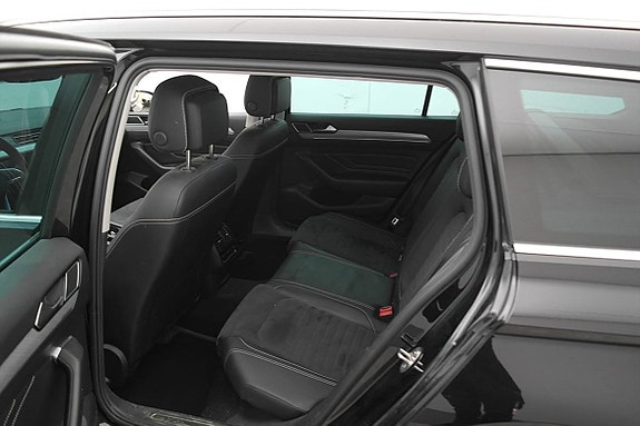 Volkswagen Passat 22 of 25