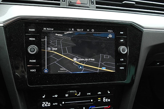 Volkswagen Passat 14 of 25