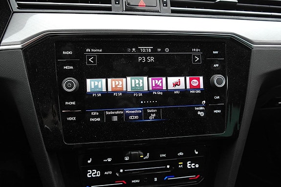 Volkswagen Passat 15 of 25