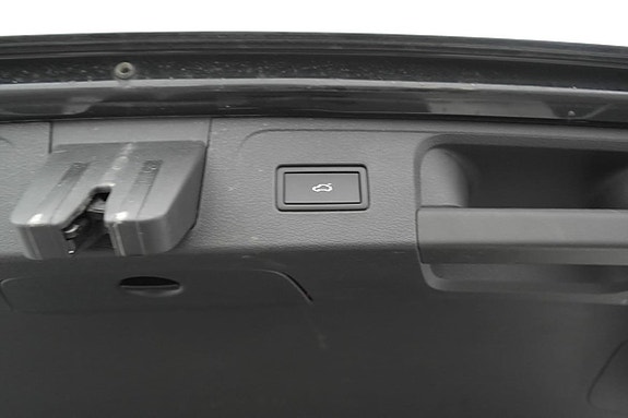 Volkswagen Passat 24 of 25