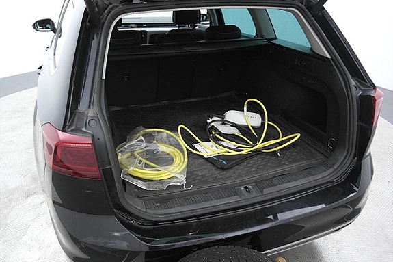 Volkswagen Passat 23 of 25