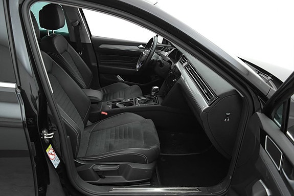 Volkswagen Passat 18 of 25