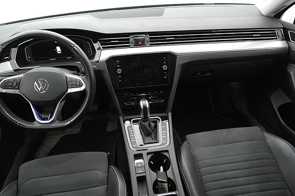 Volkswagen Passat 8 of 25
