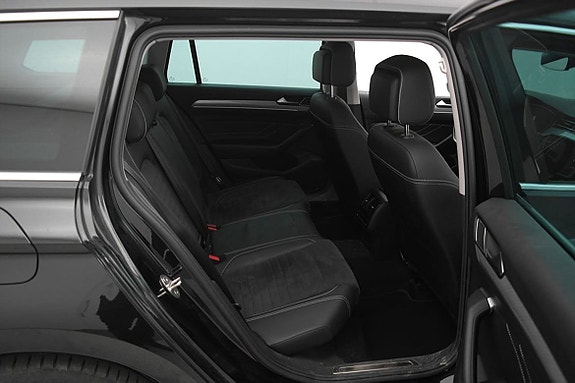 Volkswagen Passat 21 of 25