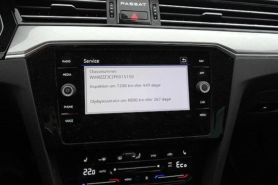Volkswagen Passat 17 of 25