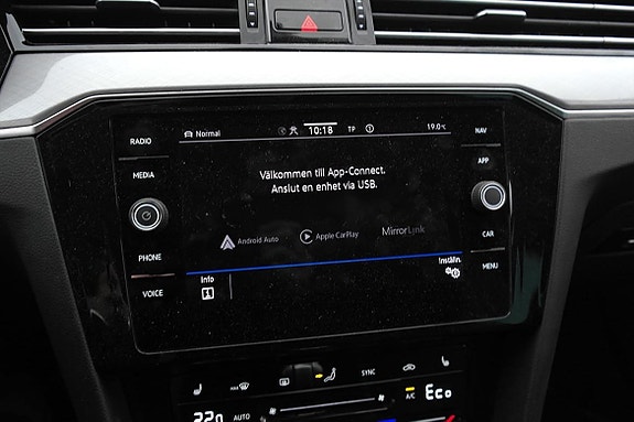 Volkswagen Passat 16 of 25
