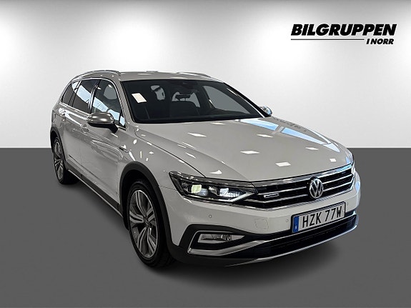 Volkswagen Passat Alltrack 3 of 13
