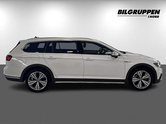 Volkswagen Passat Alltrack 4 of 13
