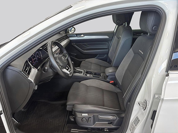 Volkswagen Passat Alltrack 8 of 13