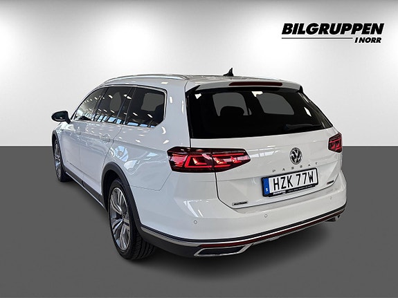 Volkswagen Passat Alltrack 6 of 13