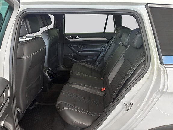Volkswagen Passat Alltrack 9 of 13