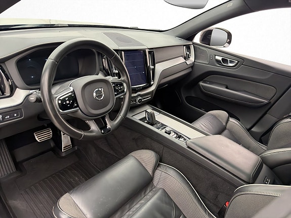 Volvo XC60 8 of 30