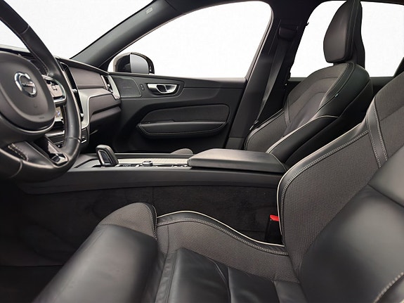 Volvo XC60 9 of 30