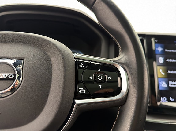 Volvo XC60 18 of 30