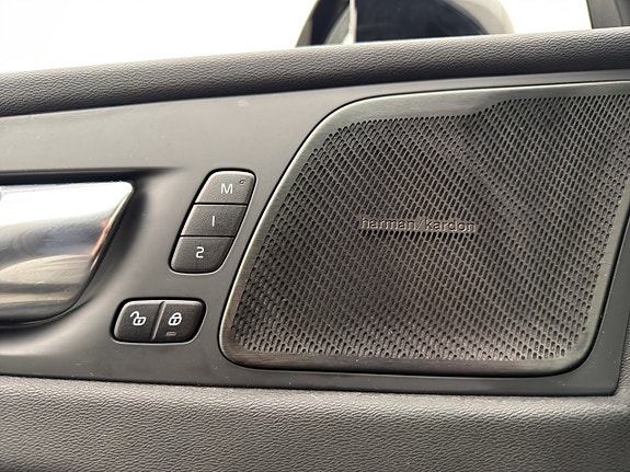 Volvo XC60 16 of 30