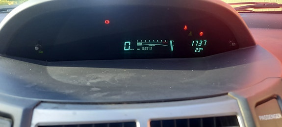 Toyota Yaris 5 of 5