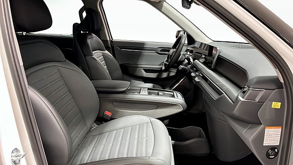 Kia EV9 3 of 12
