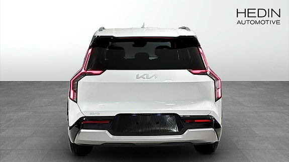 Kia EV9 7 of 12