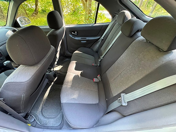 Hyundai Accent 7 of 7